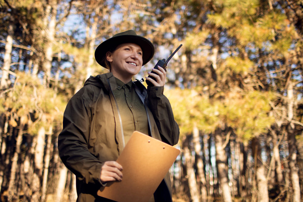 La experiencia nos dice que la formación es clave para superar las oposiciones a agente forestal o medioambiental